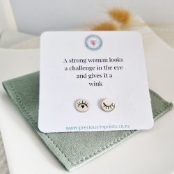 Strong Woman – Wink earrings